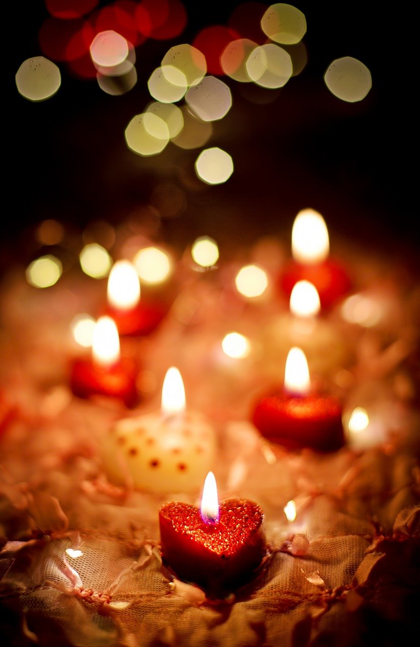 valentine's day, candles, lit-3953423.jpg